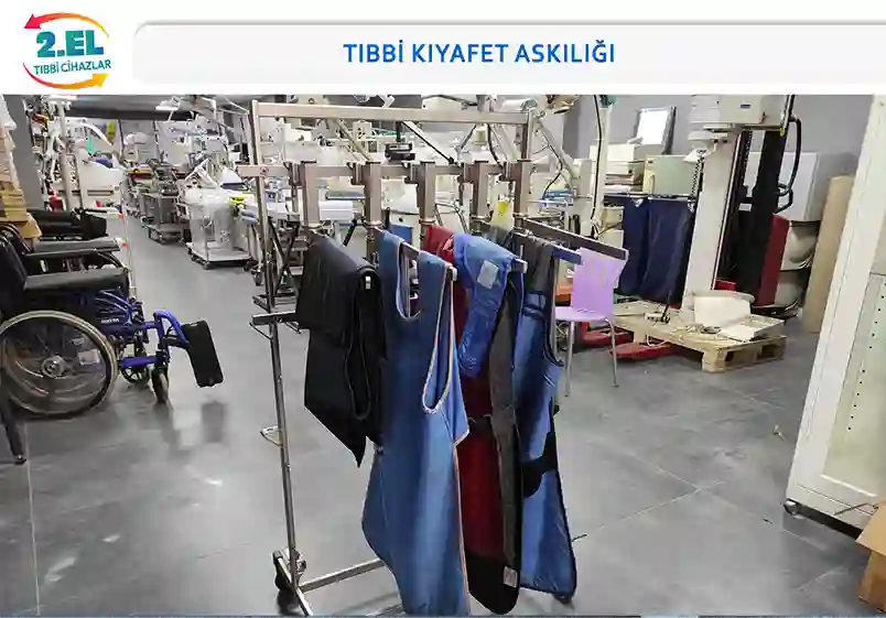 2. El Tıbbi Kıyafet Askılığı